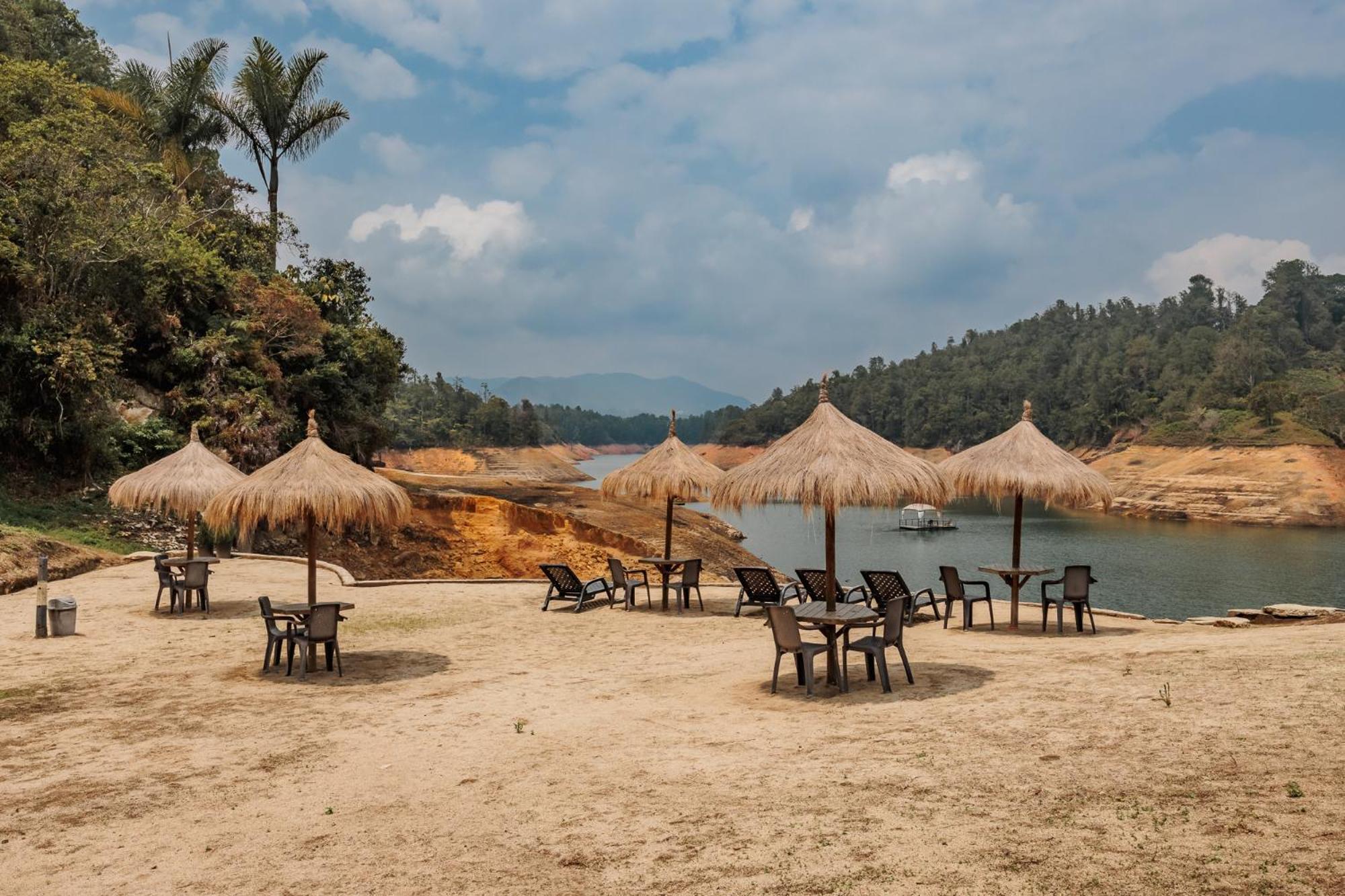 Hotel Pietrasanta Guatape Exterior photo